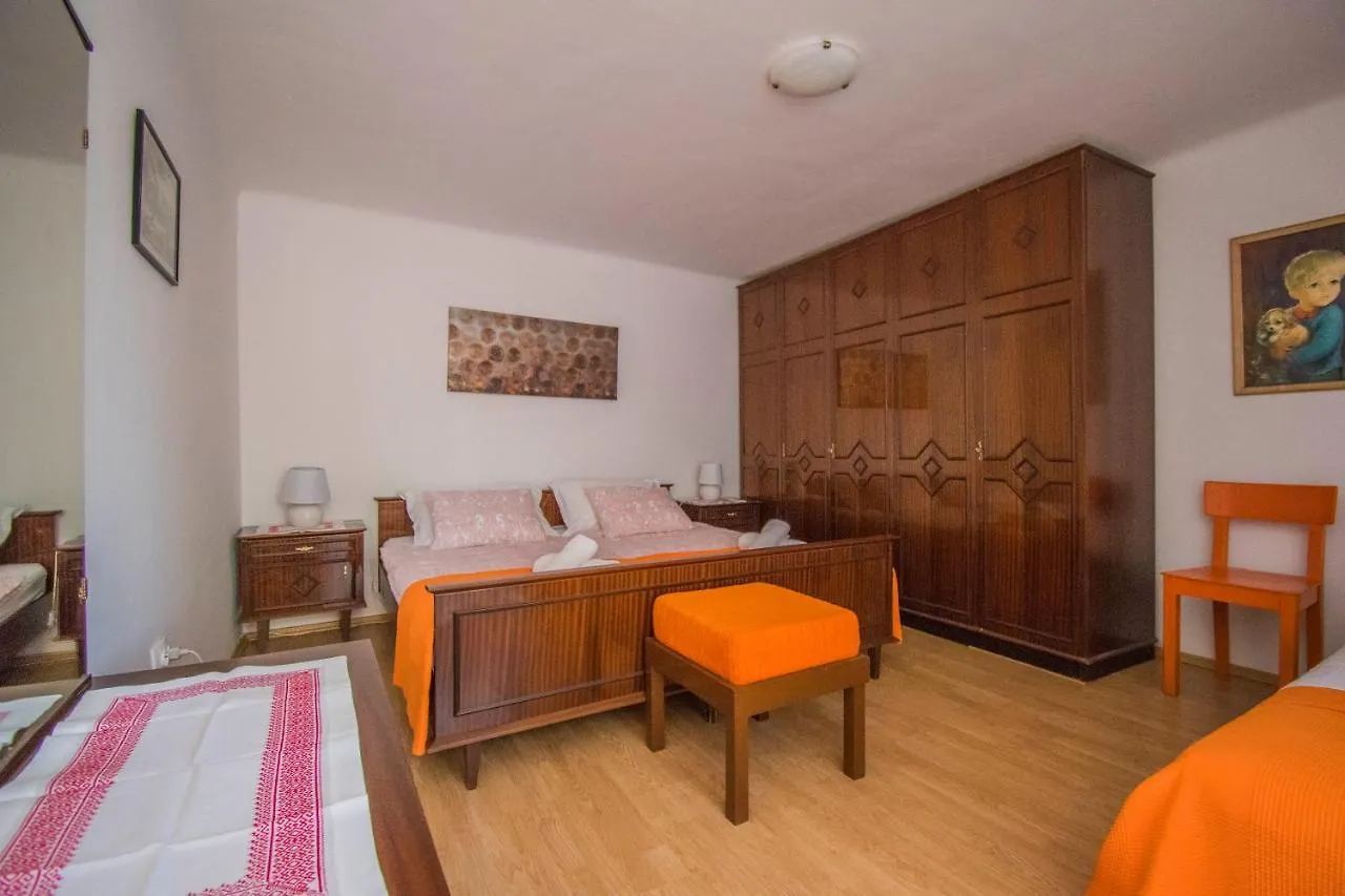 Apartment In Klanice Dobrinj, Island Krk Croaţia