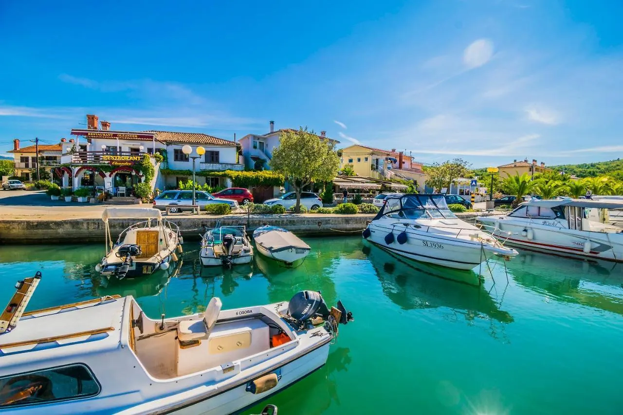 Apartment In Klanice Dobrinj, Island Krk Croaţia